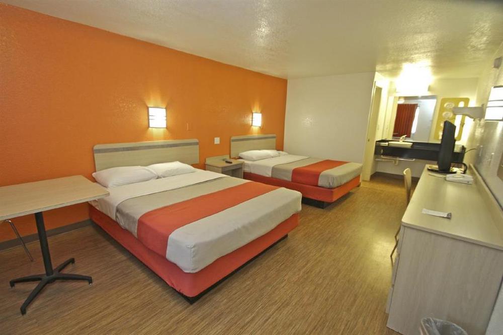 Motel 6 Cross Lanes, Wv Goff Mountain Rd Room photo